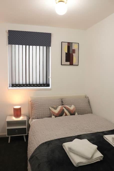 Lovely Staycation With Family Free Parking & Wifi Лидс Экстерьер фото