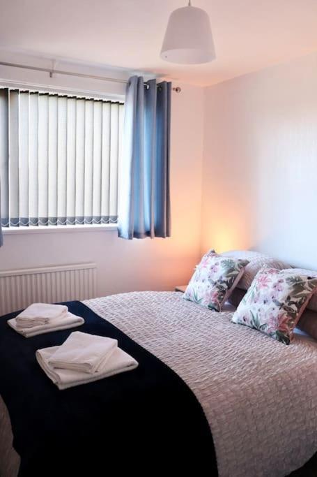 Lovely Staycation With Family Free Parking & Wifi Лидс Экстерьер фото